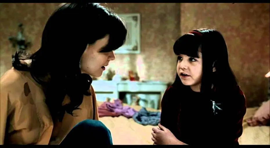 Watch film Don't Be Afraid of the Dark — NO TENGAS MIEDO A LA OSCURIDAD de Guillermo del Toro