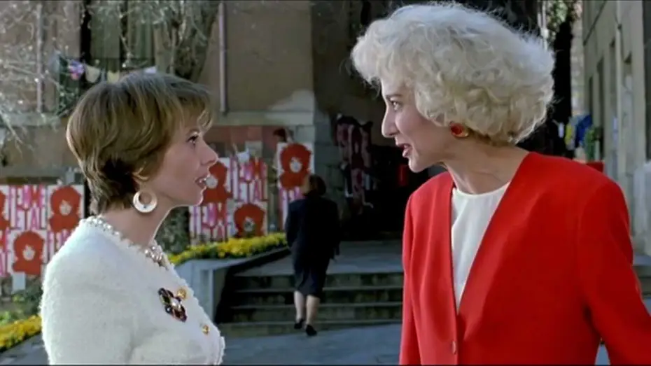 Watch film High Heels — Tacones Lejanos - Plaza del Alamillo