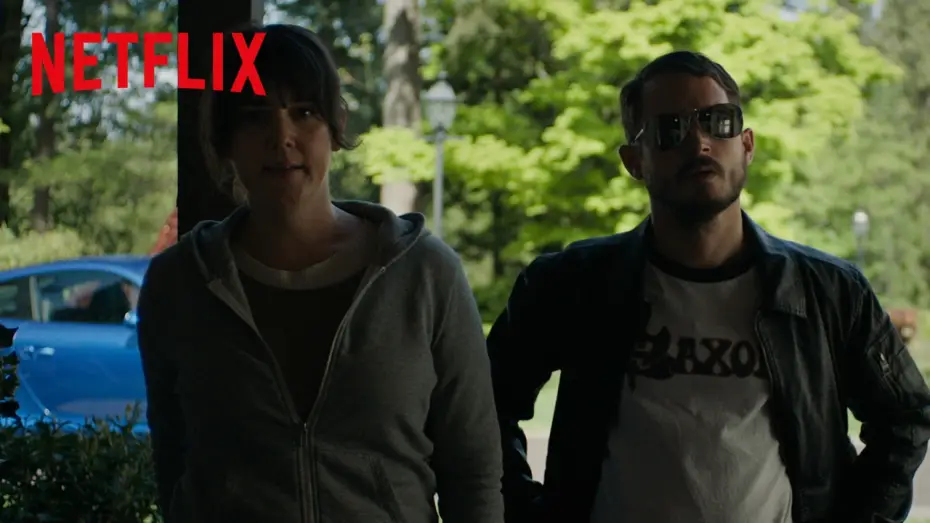 Watch film I Don't Feel at Home in This World Anymore — Fremd in der Welt – Offizieller Trailer – Netflix