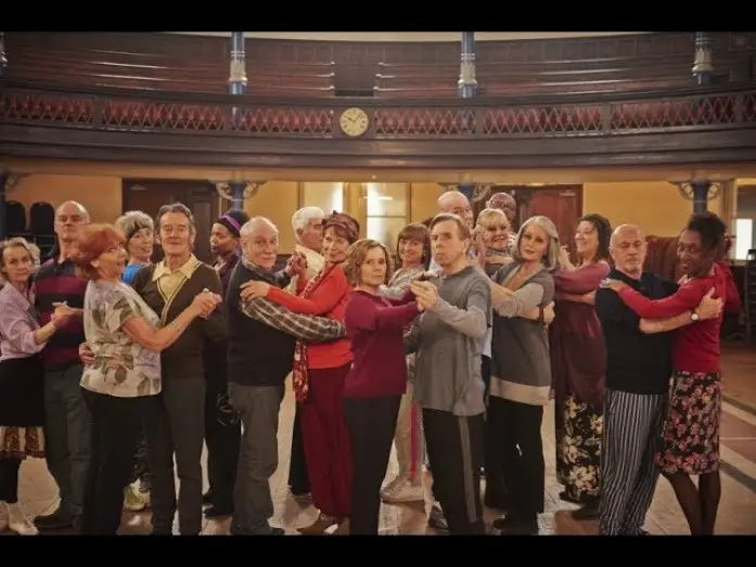 Watch film Finding Your Feet — Bailando la vida - Trailer español (HD)