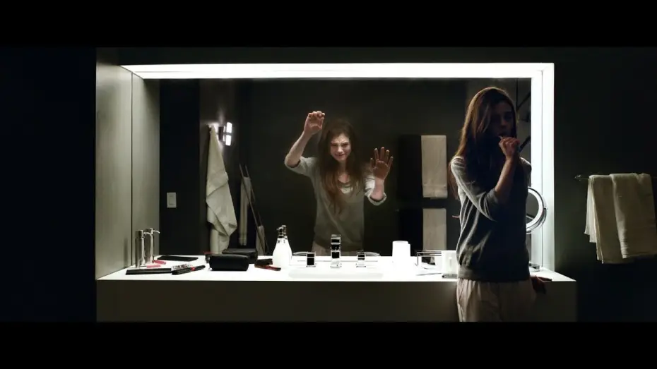 Watch film Look Away — Look Away - Trailer Deutsch HD - Ab 22.02.2019 im Handel!