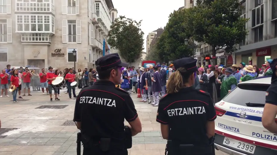 Watch film Twin Murders: The Silence of the White City — Rodaje en Vitoria