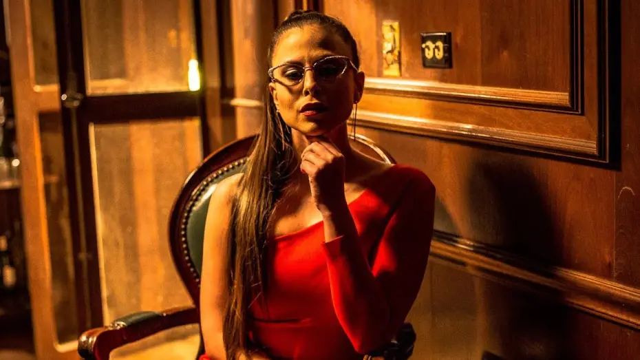Watch film Leal — Andrea Quattrocchi es Betty en Leal - Solo hay una forma de vivir