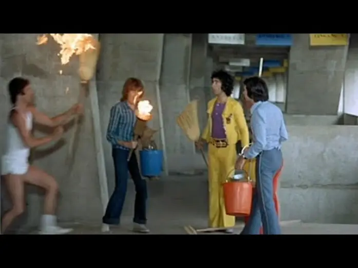 Watch film Stadium Nuts — La flamme olympique et les Charlots dans "Les fous du Stade" - (2 extraits du film de 1972).