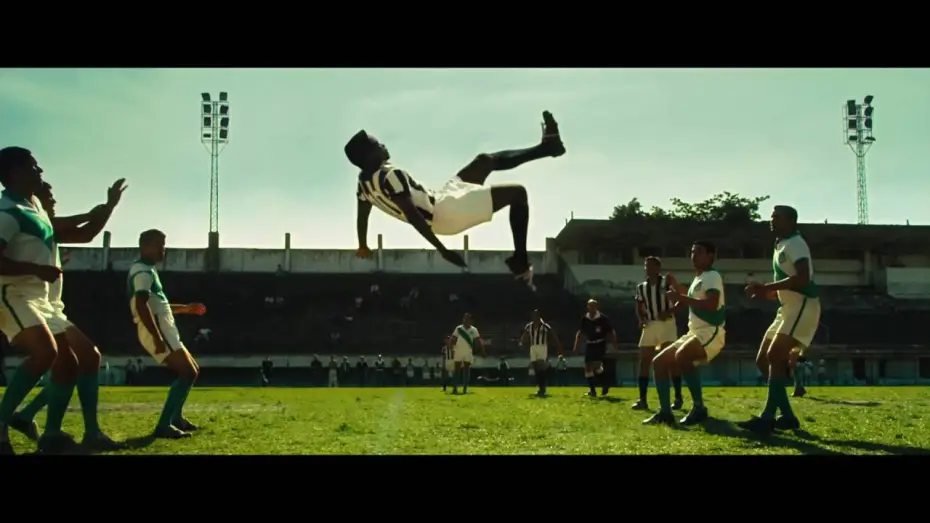 Watch film Pel&eacute;: Birth of a Legend | Pel&eacute;, el nacimiento de una leyenda - Trailer espa&ntilde;ol (HD)