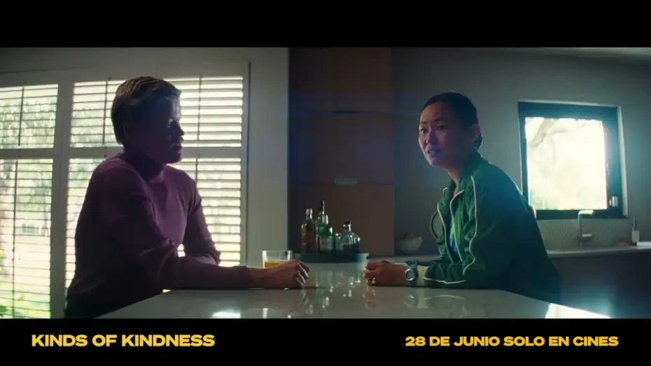 Watch film Kinds of Kindness | Anuncio: 'Abre los ojos'