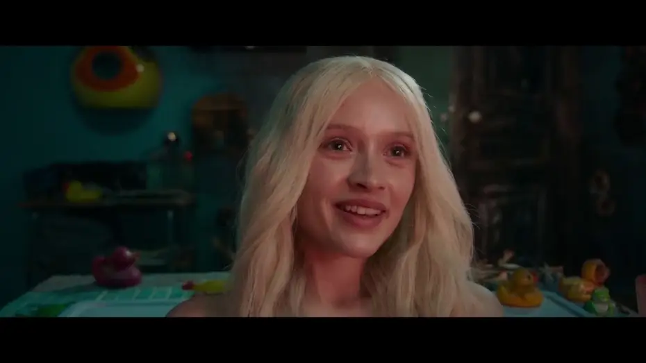 Watch film A Mermaid in Paris — Une Sirène à Paris - Extrait : "Surprise" [VF]