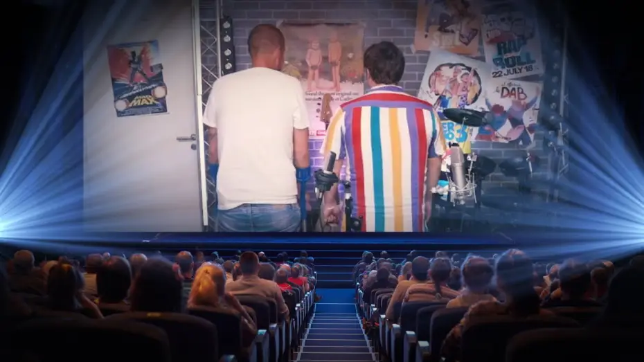 Watch film 30 Days Max — On apparaît DE DOS dans le dernier film de Tarek Boudali (saurez-vous nous retrouver ?)