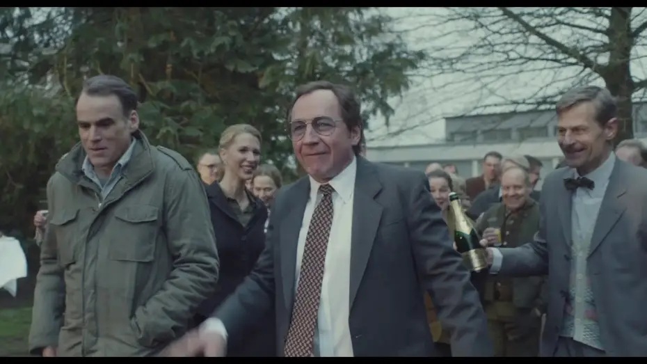 Watch film Curveball — Trailer Oficial | Guerra de Mentiras | Johannes Naber | Estreno 9 de Abril.