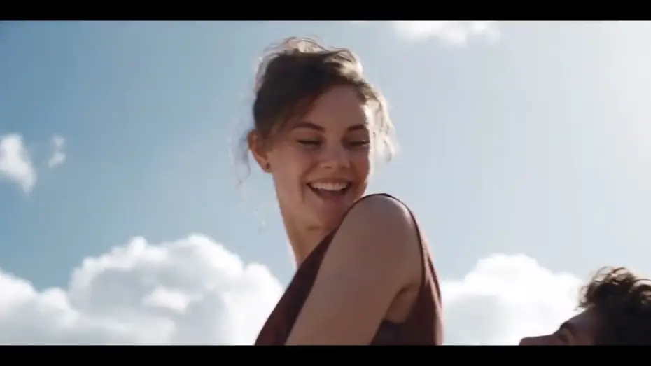 Watch film Caught by a Wave — En la misma ola   2021   Tráiler Español