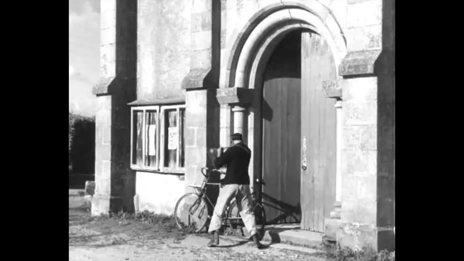 Watch film Jour de F&ecirc;te | Jour de f&ecirc;te de Jacques Tati : Extrait 2