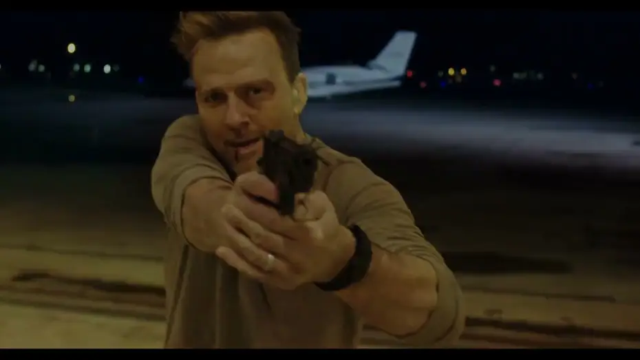 Watch film Assault on VA-33 — Asalto al hospital - Tráiler