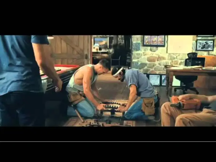 Watch film Straw Dogs | PERROS DE PAJA (STRAW DOGS) - Tr&aacute;iler oficial en ESPA&Ntilde;OL | Sony Pictures Espa&ntilde;a
