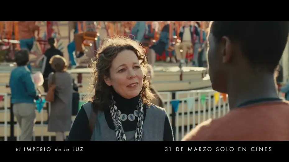 Watch film Empire of Light — Anuncio: "Mira a tu alrededor"
