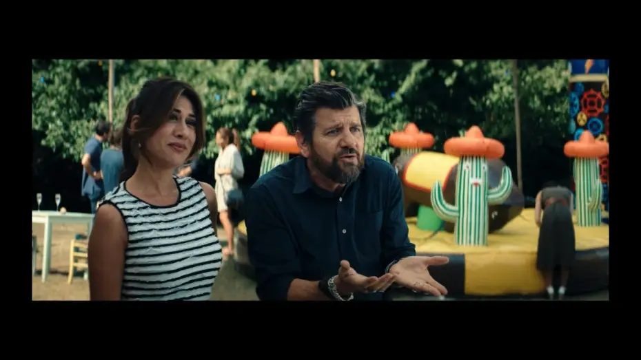 Watch film Tre di troppo | Tre di troppo &ndash; Trailer Ufficiale &ndash; Il nuovo film di Fabio De Luigi