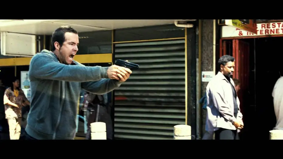 Watch film Safe House | Safe House - Nessuno &egrave; al sicuro - Trailer italiano ufficiale