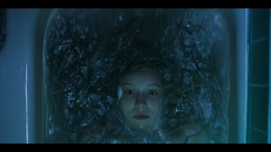 Watch film Nesting | PEAU &Agrave; PEAU - Chlo&eacute; Cinq Mars - la bande-annonce (en salle le 3 octobre)