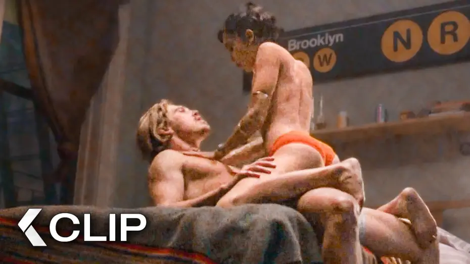 Watch film Caught Stealing | Austin Butler & Zo&euml; Kravitz Kissing Scene
