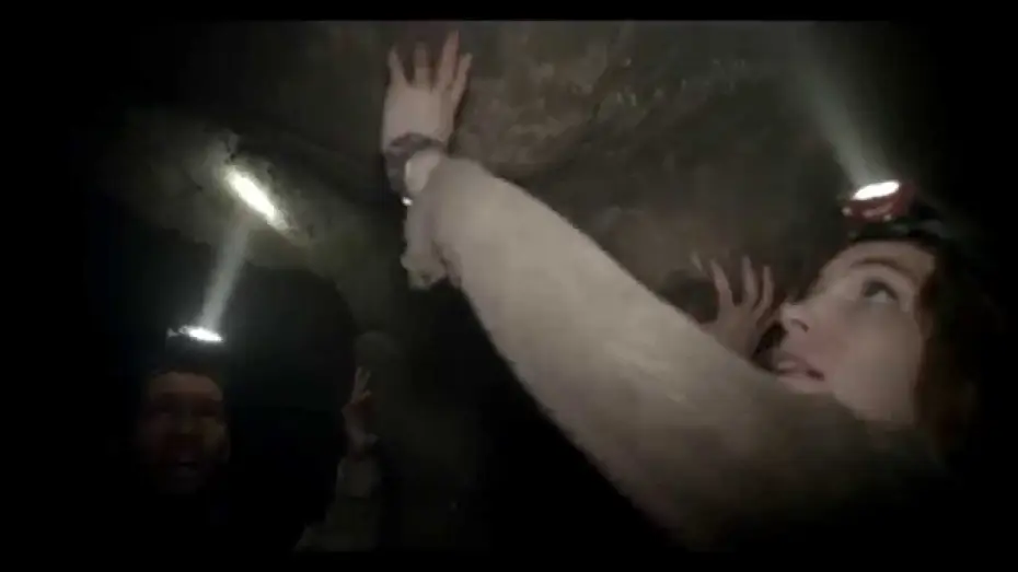 Watch film As Above, So Below | Catacombes / Extrait 1 VF &laquo; Le groupe cherche une issue &raquo; [Au cin&eacute;ma le 20 ao&ucirc;t]