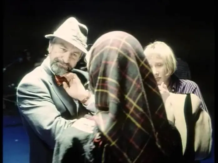 Watch film Wag the Dog — WAG THE DOG - Trailer (german & english)