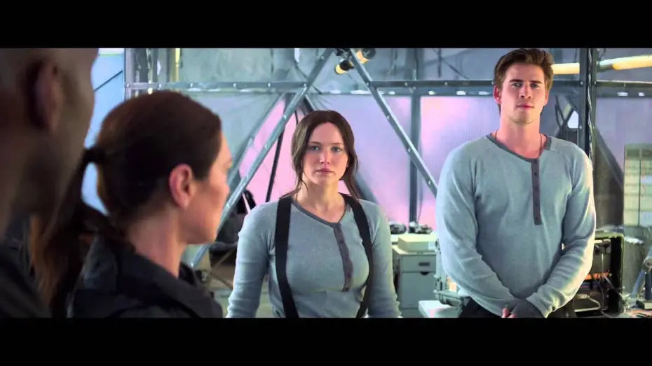 Watch film The Hunger Games: Mockingjay - Part 2 — HUNGER GAMES LA RÉVOLTE PARTIE 2 - Extrait Escouade 451 VOST