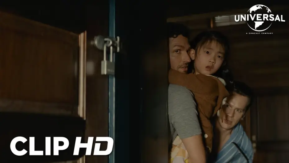 Watch film Knock at the Cabin | Clip - Eric ataca a Sabrina mientras Andrew y Wen intentan escapar