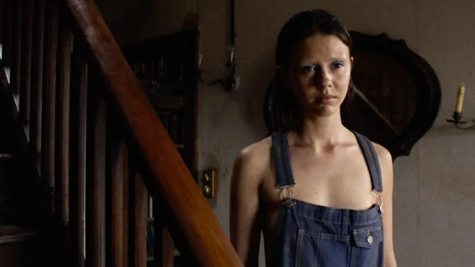 Watch film X | Pearl Meets Maxine