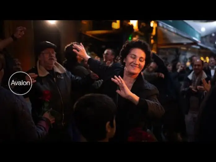 Watch film Crossing | Tr&aacute;iler VOSE