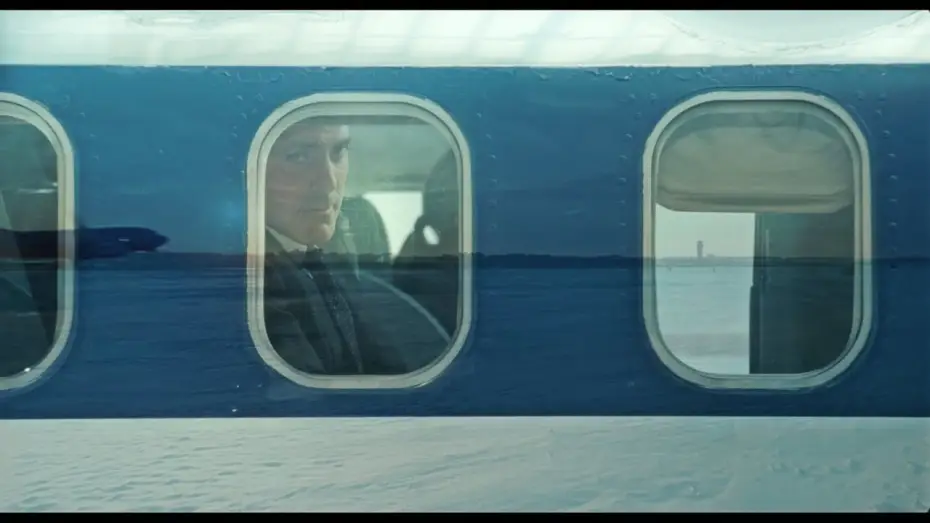 Watch film Up in the Air — Up in the Air - Tráiler Oficial Español