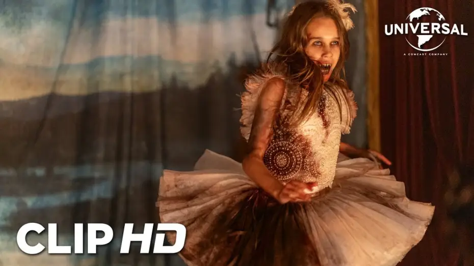 Watch film Abigail | Clip - Abigail escapa de la jaula del ascensor