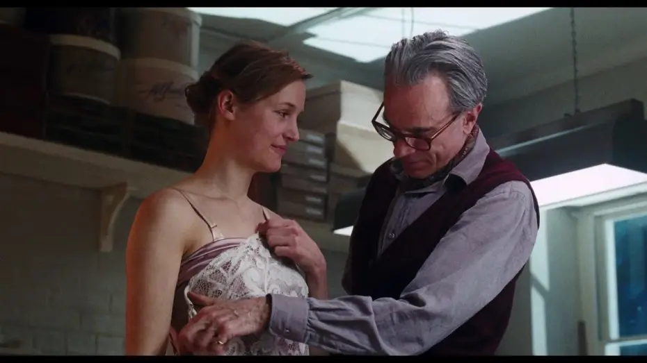 Watch film Phantom Thread — Curiosità sui costumi de IL FILO NASCOSTO di Paul Thomas Anderson con Daniel Day-Lewis