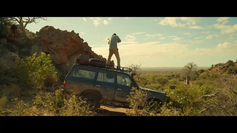 Watch film Beast | Beast | Clip "Nate difende la Jeep dal leone"