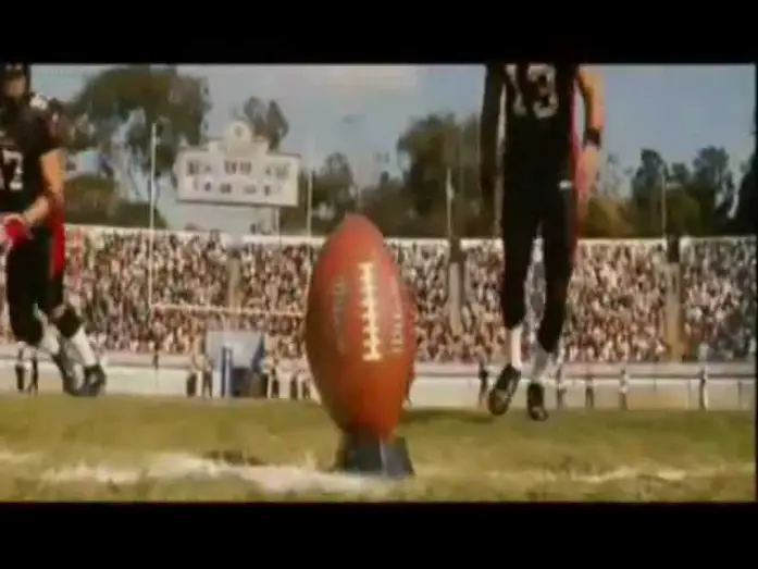 Watch film The Longest Yard | GOLPE BAJO - El Clan de Los Rompehuesos - The Longest Yard