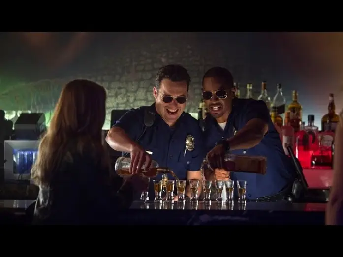Watch film Let's Be Cops | Cops : Les Forces du D&eacute;sordre - Bande Annonce VF