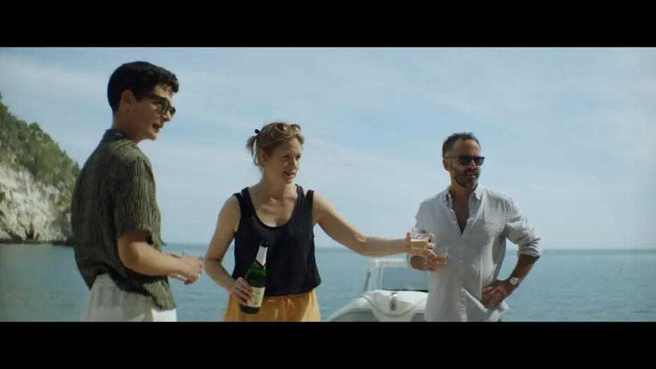 Watch film 8 Days in August | Trailer &laquo;Acht Tage im August&raquo; mit Julia Jentsch und Florian Lukas OVdefr
