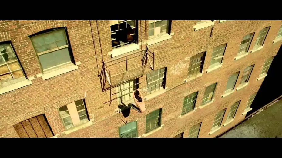 Watch film Brick Mansions | BRICK MANSIONS - Bande Annonce VF