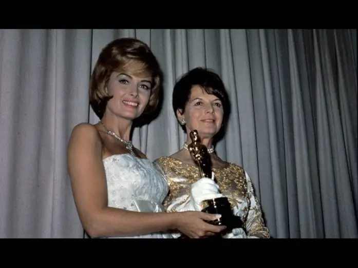 Watch film Cleopatra | 8 1/2 and Cleopatra Win Costume Design: 1964 Oscars