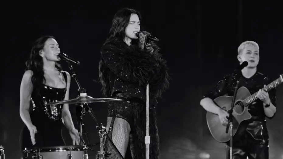 Watch film Dua Lipa: Live From Mexico | Dua Lipa - These Walls (Live au Mexique)