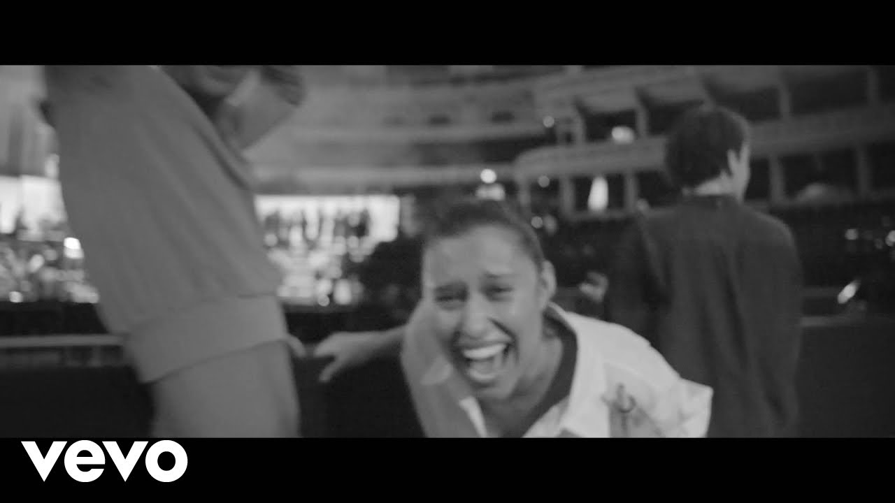 Watch film RAYE at the Royal Albert Hall | RAYE - Worth It. (Live at The Royal Albert Hall)