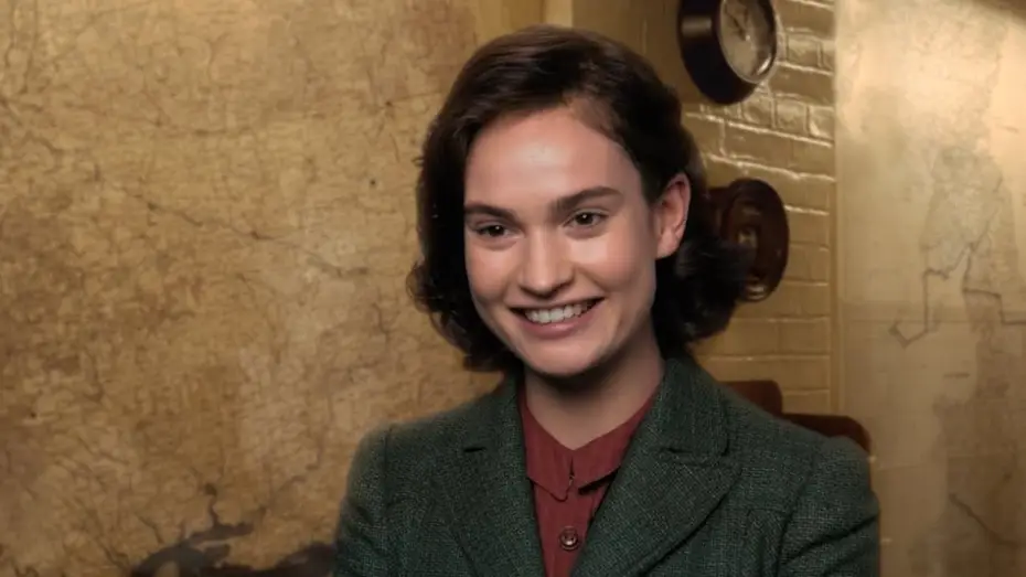 Watch film Darkest Hour | L'ORA PI&Ugrave; BUIA - Intervista a Lily James - Parte 1