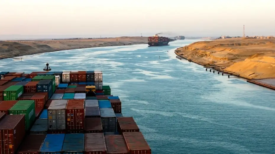 Watch film Détroit d'Ormuz : la traversée du cargo géant Merete Maerks — Détroit d'Ormuz : la traversée du cargo géant Merete Maerks