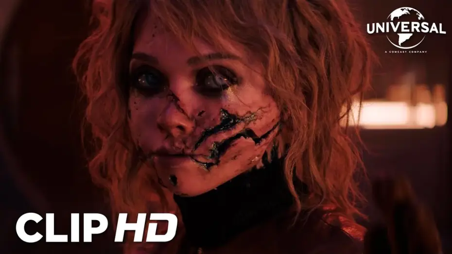 Watch film M3GAN 2.0 | Clip en espa&ntilde;ol - M3GAN vs. AMELIA