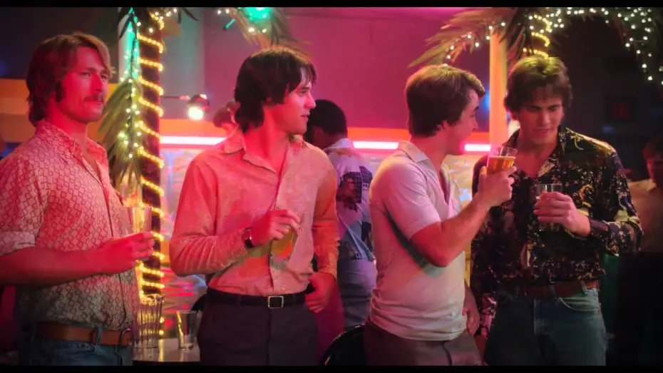 Watch film Everybody Wants Some!! — EVERYBODY WANTS SOME - extrait 4 - VOST