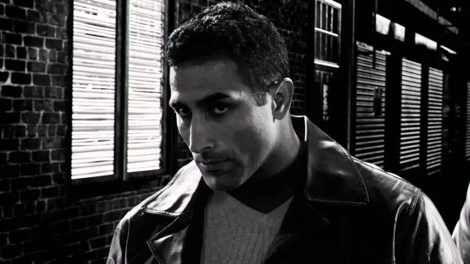 Watch film Sin City: A Dame to Kill For | SIN CITY 2: A DAME TO KILL FOR -Clip "D&uuml;stere Nacht"- Ab 18.9.2014 im Kino!