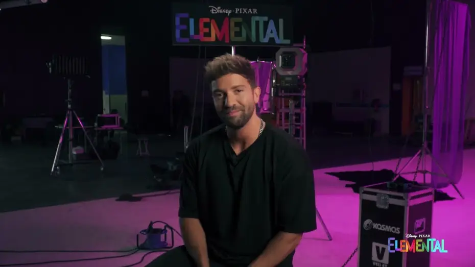 Watch film Elemental | Pablo Albor&aacute;n interpreta "Somos Dos"