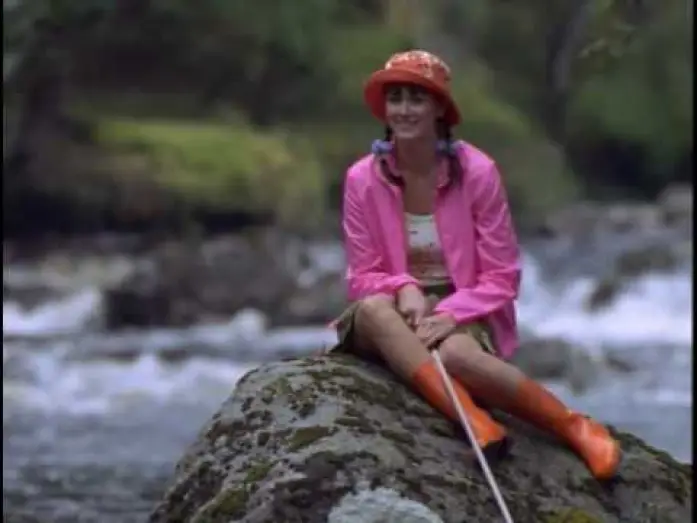 Video for the series Monarch of the Glen — MOTG - Archie and Lexie fish in the River Bogle