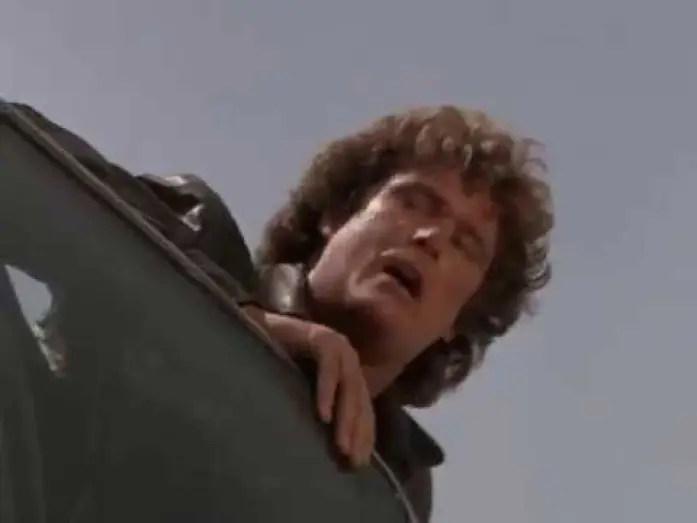 Видео к сериалу Knight Rider — Мандрівний лицар (Knight Rider) - K.I.T.T. після дуелі з Голіафом