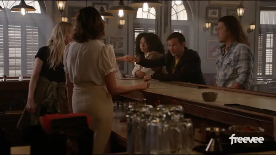Video for the series Leverage: Redemption — Season 2 Official Trailer