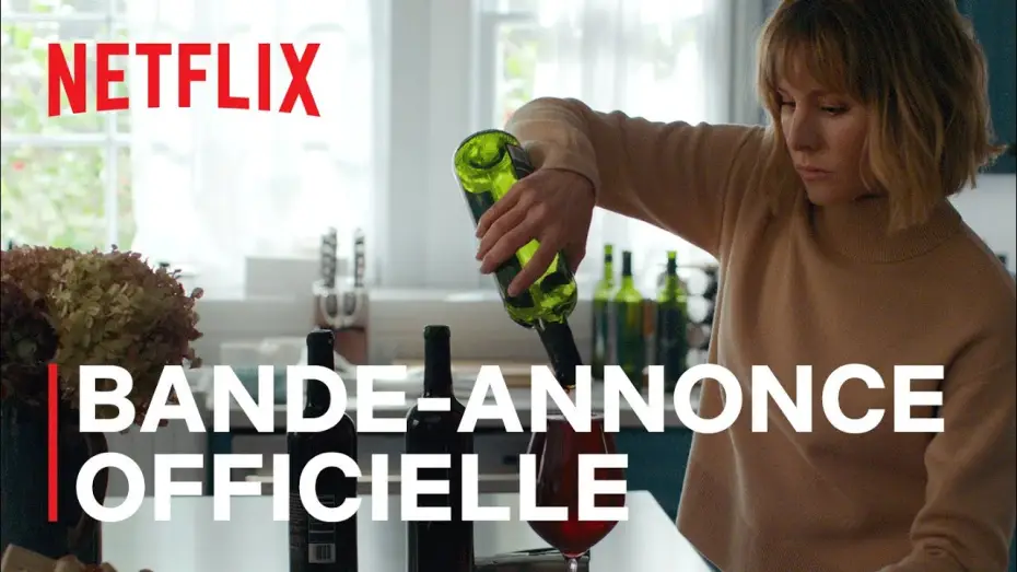 Video for the series The Woman in the House Across the Street from the Girl in the Window — La femme qui habitait en face de la fille à la fenêtre | Bande-annonce VF | Netflix France