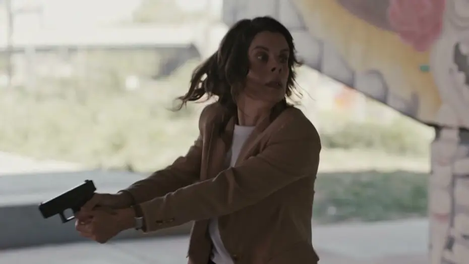 Video for the series Pretty Hard Cases — 🎬 Tráiler COMPLETO de "Pretty Hard Cases" en COSMO